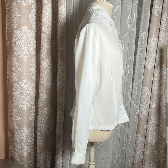 Vintage Tess White Blouse w/ Pearl Buttons & Embroidery – Size 8 – RN 59602 - Picture 4 of 7